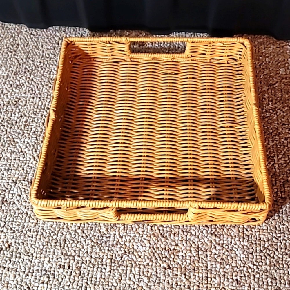 Gently loved wicker tray-basket mint condition very strong 12"×12" square handle